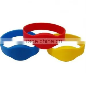 Waterproorf Silicone RFID Wristband thumbnail-6
