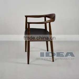 Replica Hans Wegner The Round One Chair - Solid Walnut Wood - Black Genuine Leather thumbnail-3