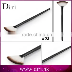 Black Fan-Shaped Handle Facial Brush Skin Care Makeup Tool Facial Concealer Makeup Brush thumbnail-2