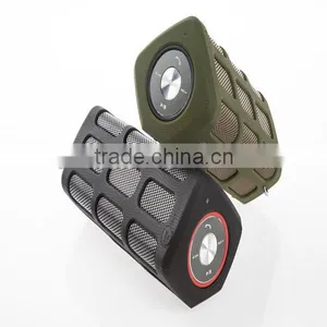 Shenzhen Factory r Waterproof Bluetooth Speaker Power Bank Outside Scarregador de Bateria Portatil thumbnail-1