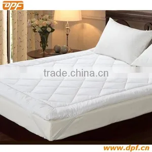 High Quality Waterproof Mattress Protector thumbnail-1