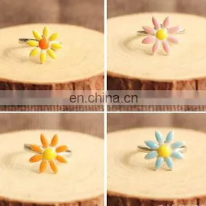 High Quality Hot Sale Daisy Rings Bridal Ceramics Engagement Ring for Women Jewelry Gift thumbnail-1