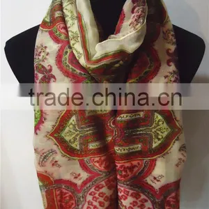 Cotton and Polyester Blending Printed Scarf thumbnail-1