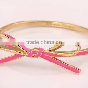 China Wholesale Bowknot Style High Quality Glow Bracelet thumbnail-4