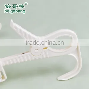 Plastic Cloth Hanger & Hook thumbnail-5
