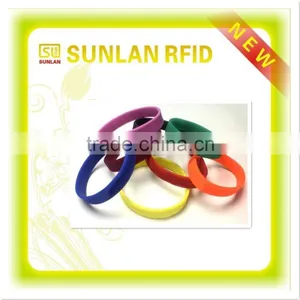 Silicone Wrist Band for Promotion Gift (Wholesale Price) thumbnail-1