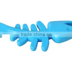 Plastic Fish Shaped Pet Toy thumbnail-1