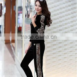 ZIPPER YOGA RUNNING Sweat BLACK Sport Suit , Women Leopard Print Velvet Sport Tracksuit Wholesale thumbnail-1