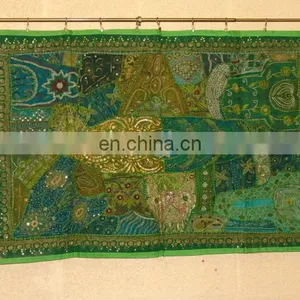 Wholesale Manufacturer Old Sari Patchwork Tapestry Wall Hangings and Tabel Runner thumbnail-2