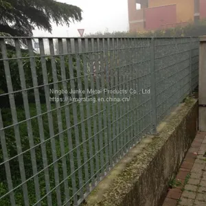 Galvanized Grating Fence thumbnail-1