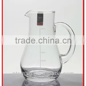 Clear Wine Decanter With Scale thumbnail-1