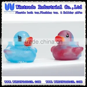 Hot Water Color Changing Duck thumbnail-1
