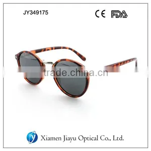 Good Stylish Acetate Plastic Polarized Sunglasses for Woman Anad Man thumbnail-1