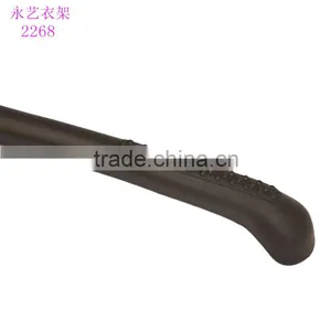 2016 New Style High Quality Thin T-shirt Plastic Hanger For Sale thumbnail-4