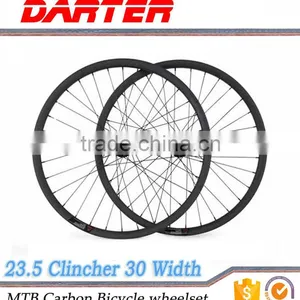 New Design 28/32h 700 From OEM Chinese Carbon Road Bike Clincher Wheels thumbnail-1