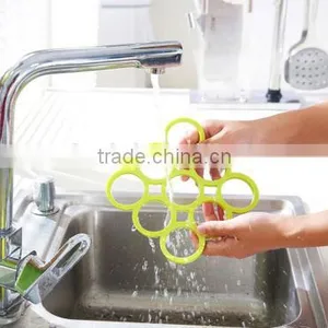 Heat Resistant Silicone Mat Round Shaped Waterproot Place Mat thumbnail-3