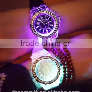 Stock Wholesale 2015 New Color Led Diamond Watches Fashion for Men Women Teenagers Silicone Plastic Electronic Watch thumbnail-3