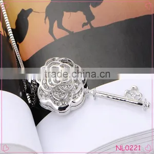 925 Sterling Silver Crystal Hollow Out Flower Key Charm Pendant Necklace thumbnail-1