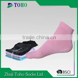 Factory Direct Sale Soft Breathable Yoga Socks thumbnail-1