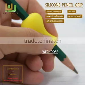 Wholesale Silicone Pencil Grip Between Index and Middle Finger Aimed at Correcting Children Hold a Pen Comfortable ly thumbnail-5