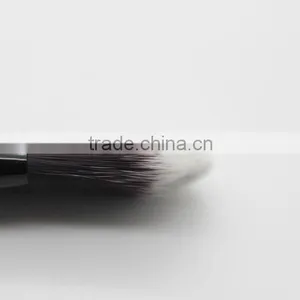 High Quality Nylon Hair Wooden Handle Foundation Brush thumbnail-5