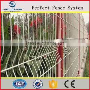 PVC Coated Galvanized Metal Welded Wire Mesh Fence thumbnail-1