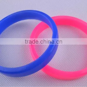 Bulk Simple Promotion Silicone Bangles With Logo Print Embossed Debossed Available thumbnail-1