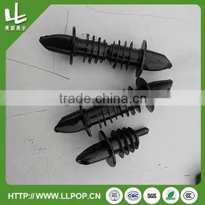 Fashional Products Wine Pourer in Bar thumbnail-4
