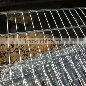 Pvc Coated Double Loop Wire Mesh Fence thumbnail-1
