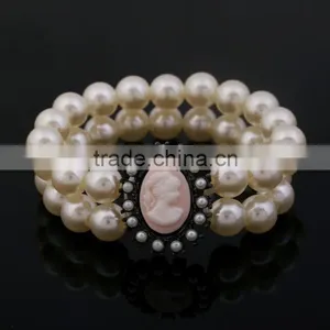 Free Sample Latest Design Luxury Pearl Bracelet for Wedding thumbnail-1