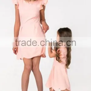 High Quality Pink Ruffles Sleeves Mommy And Baby Matching Short Frock Designs Dress Women Casual thumbnail-2