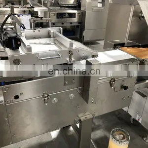 Cake Automatic Deoxidizer Feeding Horizontal Packaging Machine With Nitrogen Gas Filling thumbnail-4