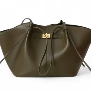 Lightweight and Spacious 2026 New Wing Bag Women's High-End Style Handbag Commuter Mom Tote Bag thumbnail-3