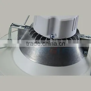 Aluminum Lamp Body Material and CE,SAA,RoHS,CQC,PSE,UL,FCC Certification Surface Mounted Led Downlight thumbnail-3