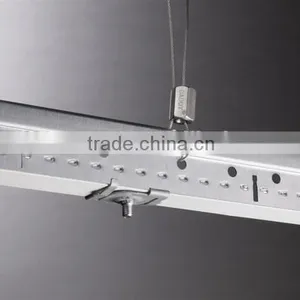Twist Clip Hanger thumbnail-1