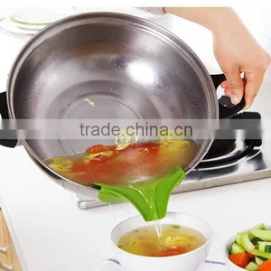 New Design Anti Leakage Kitchen Pot Round Deflector Edge Liquid Silicone Deflector thumbnail-3