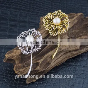 Fashion Natural Pearl Inlay Zircon Shawl Brooch Buckle thumbnail-2