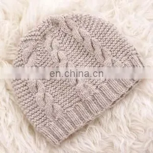 WOOL WINTER KNITTED HAT thumbnail-1
