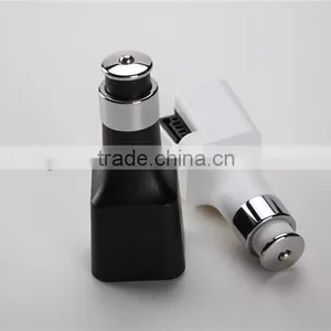 Innovative Mobile Phone Car Charge With Air Purifier thumbnail-4