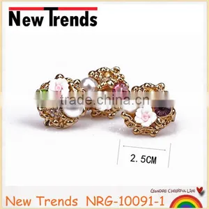 Fancy Flower Pearl Gold Ring Designs With Large Crystal thumbnail-1