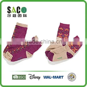 Lovely Garnet Flower Jacquard Children Socks thumbnail-3