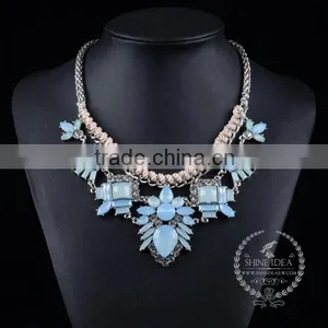 High Quality Crystal Chunky Statement Necklace Tin Alloy Fashion Women Pendant Necklace 6390071 thumbnail-2