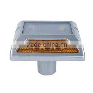 Small MOQ Strong Reflective Effect Solar Led Road Stud thumbnail-2