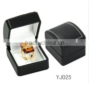 Leather Jewelry Box thumbnail-3