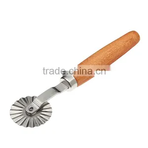 High Quality Zinc Alloy Ravioli Cutter Ravioli Press With Wooden Handle thumbnail-1