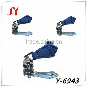 China Factory Creative Design Custom Made Fashion Embossed Metal Zipper Puller thumbnail-4
