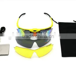 Robot Modeling Sport Ski Goggles thumbnail-6