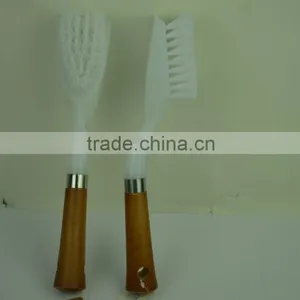 Easy-hold Clong Handle Cleaning Brush With Wood Handle thumbnail-2