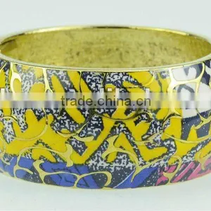 Classical Beauty Metal Bangle thumbnail-1