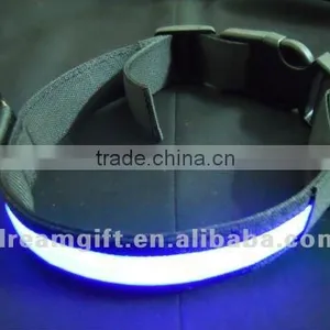 2015 High Quanlity Glow in Dark Pet Collar Flashing Led Dog Collar thumbnail-1